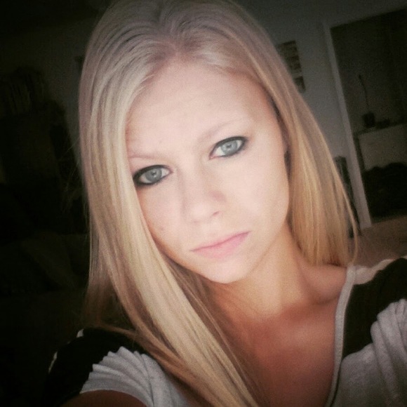 Meet your Posher, Shaina - Picture 1 of 1